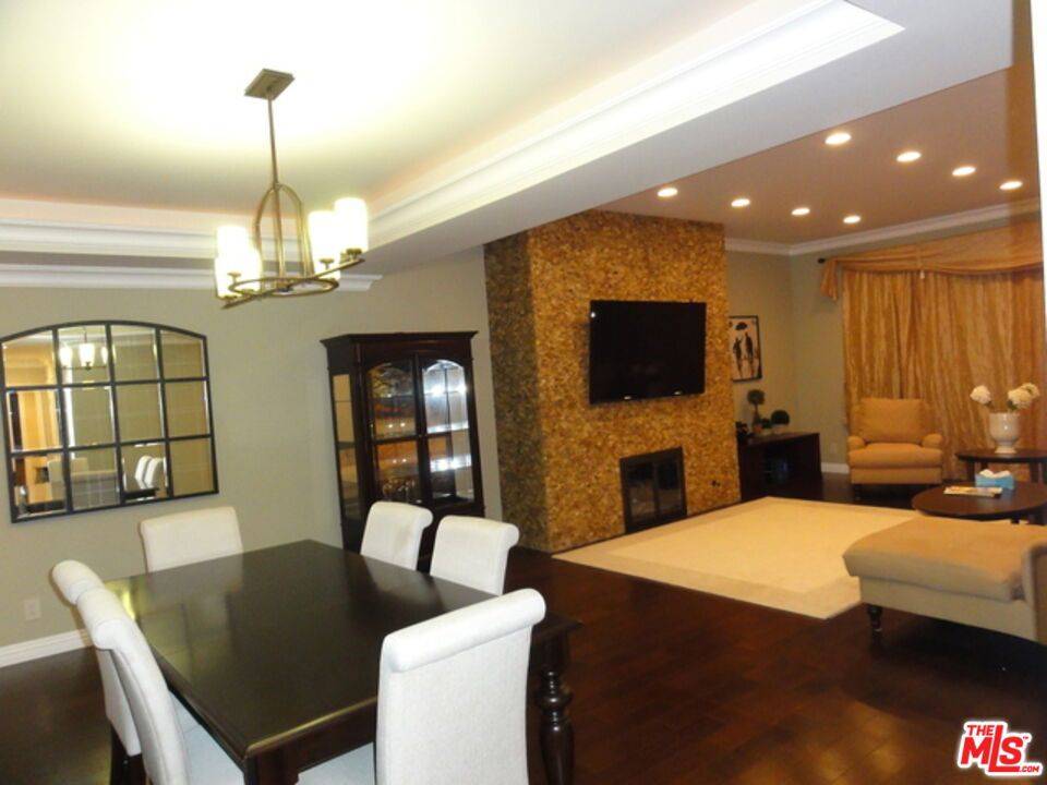 Los Angeles, CA 90025,1880 VETERAN AVE #107