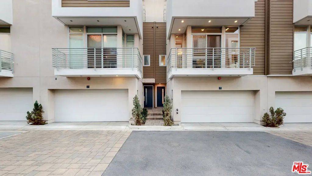 Los Angeles, CA 90046,Address not disclosed