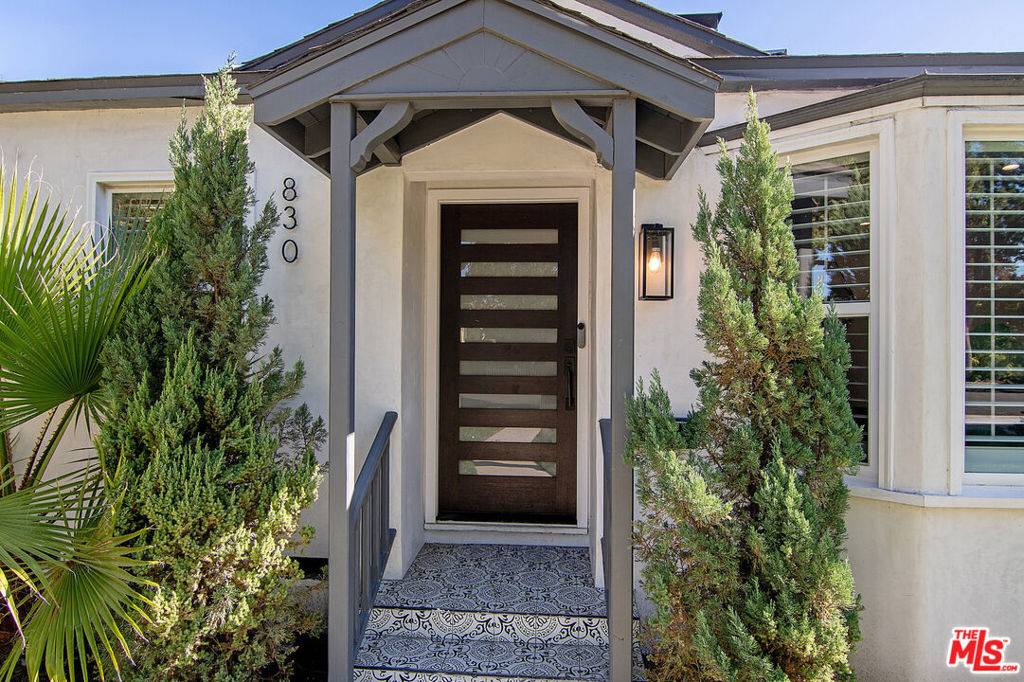 Burbank, CA 91505,830 N Kenwood ST