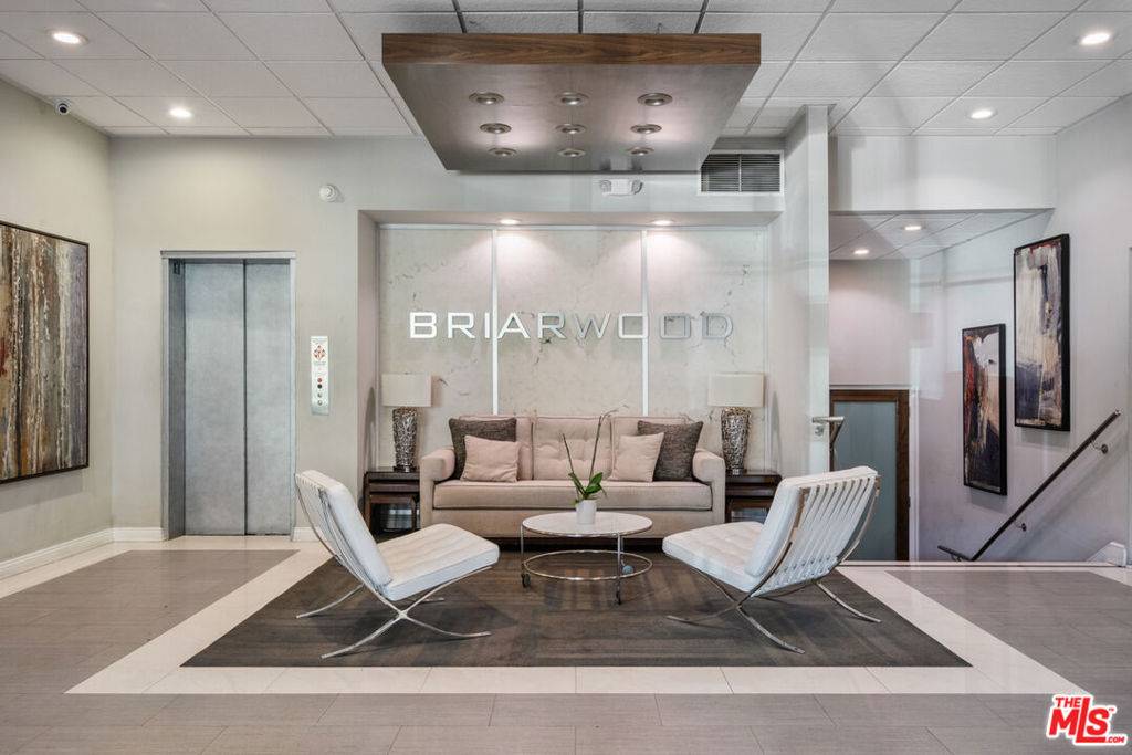 Los Angeles, CA 90046,1745 Camino Palmero ST #104