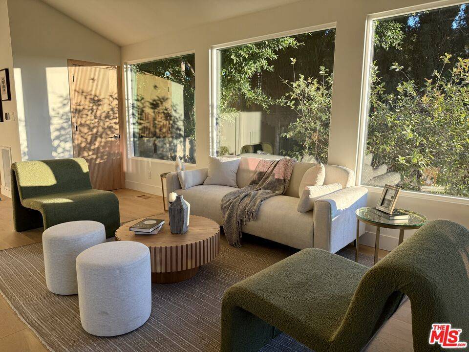 Los Angeles, CA 90065,1930 Kemper ST