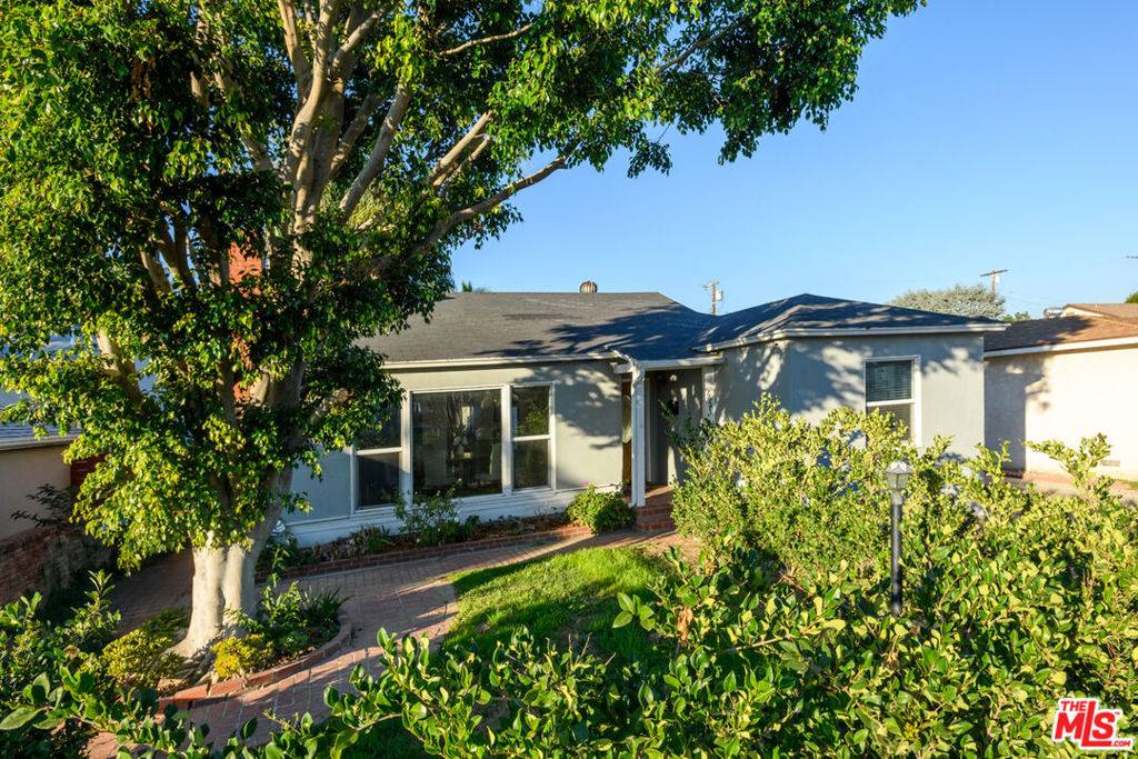 Lake Balboa, CA 91406,16641 Gilmore ST