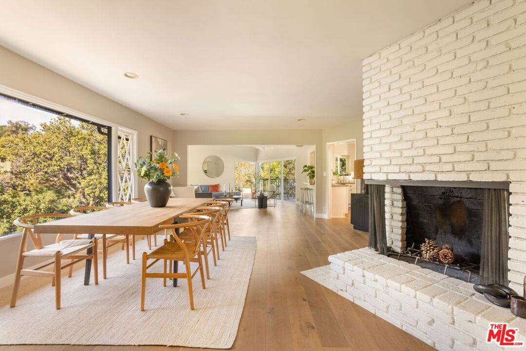 Los Angeles, CA 90068,3471 Oak Glen DR