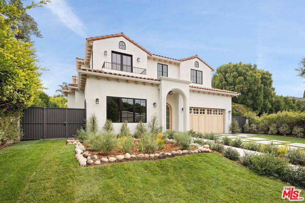 Los Angeles, CA 90064,3232 Club DR