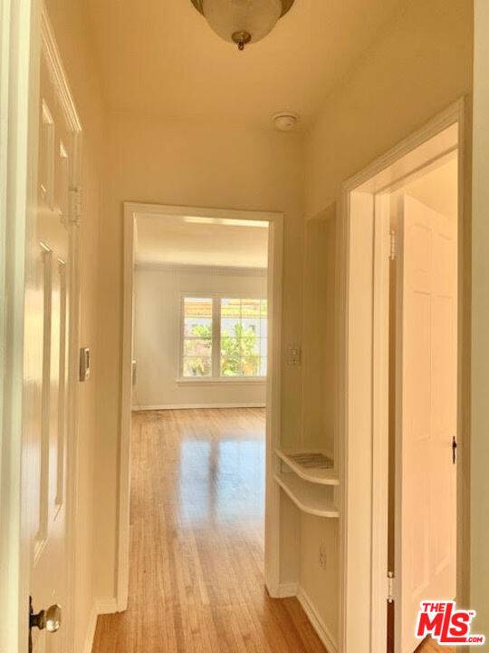 Los Angeles, CA 90048,356 S La Jolla AVE