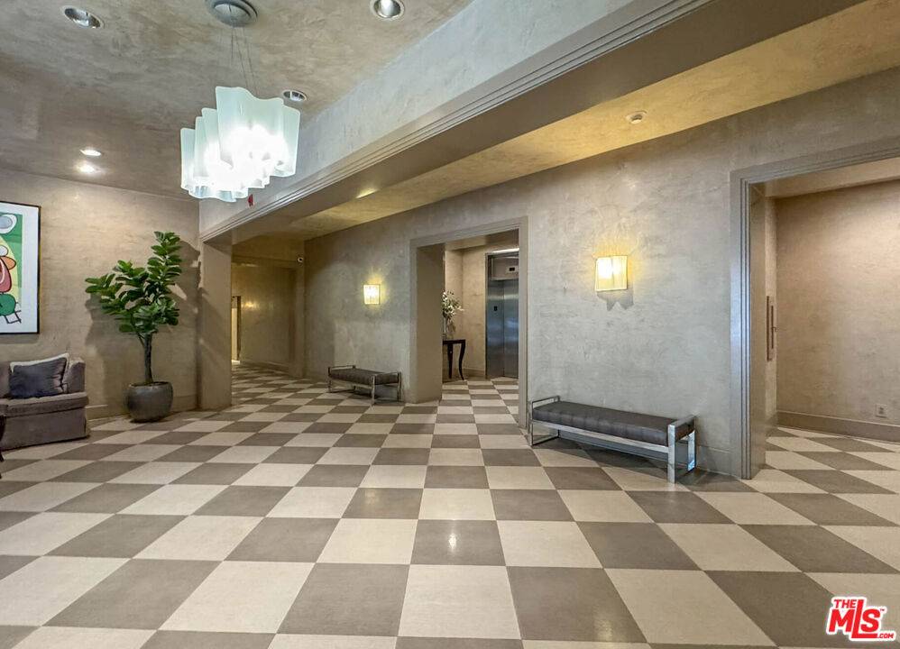 Santa Monica, CA 90403,1118 3rd ST #507