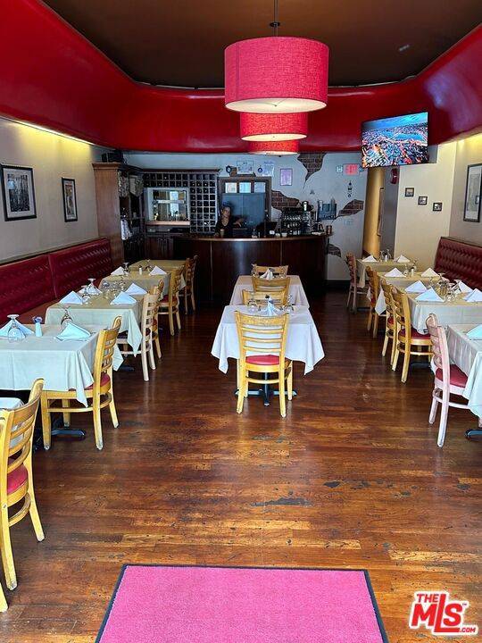 Beverly Hills, CA 90212,326 S Beverly DR