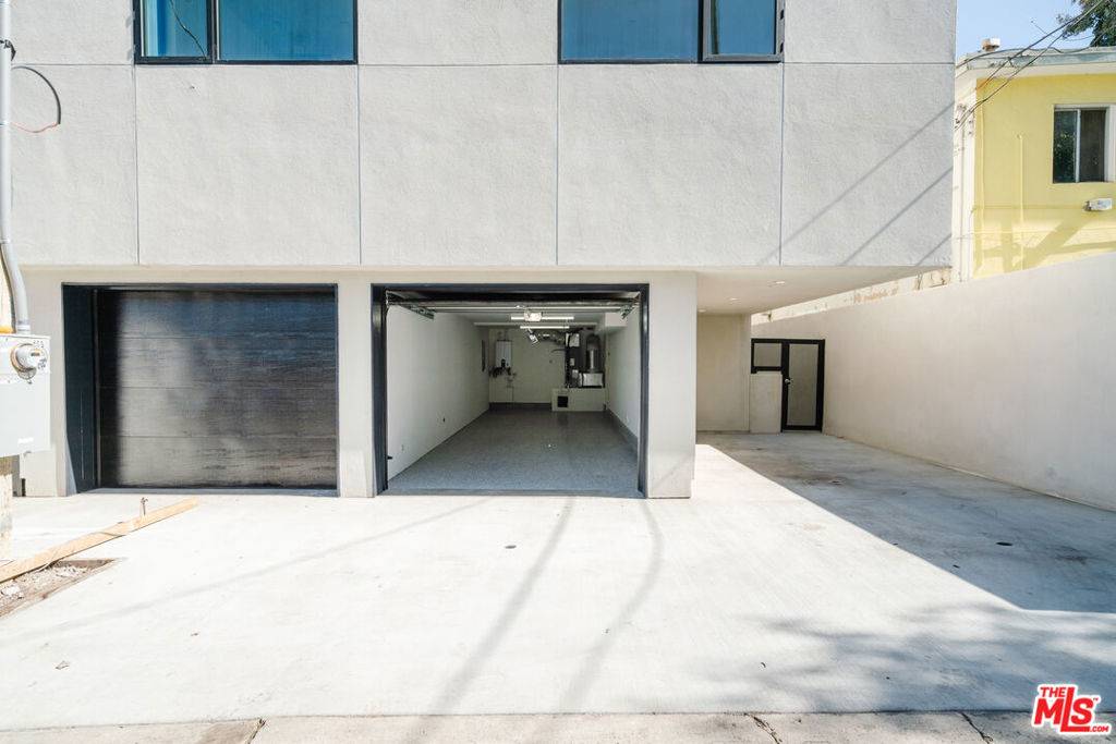 Venice, CA 90291,611 Broadway ST