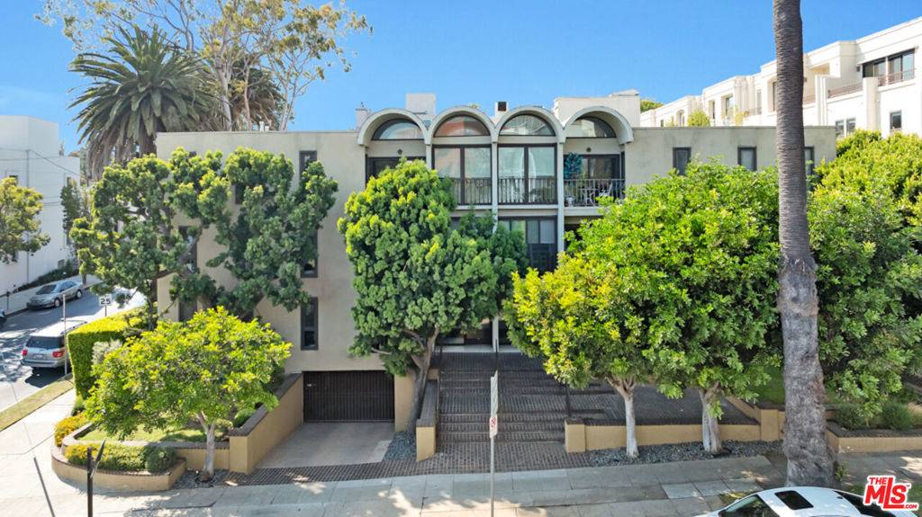 Los Angeles, CA 90049,11789 Montana AVE #15