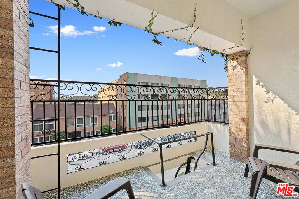 Long Beach, CA 90802,330 Cedar AVE