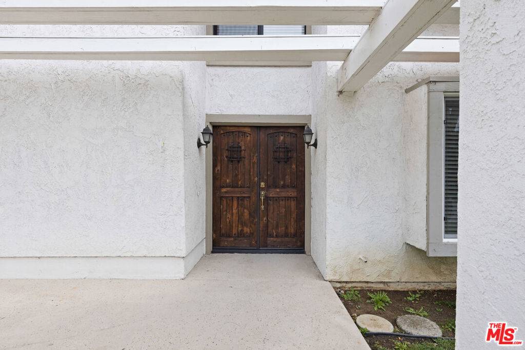 Agoura Hills, CA 91301,26952 Garret DR