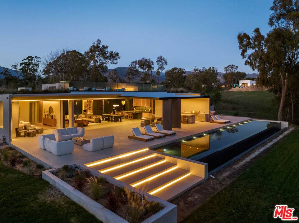 Malibu, CA 90265,29200 Larkspur LN