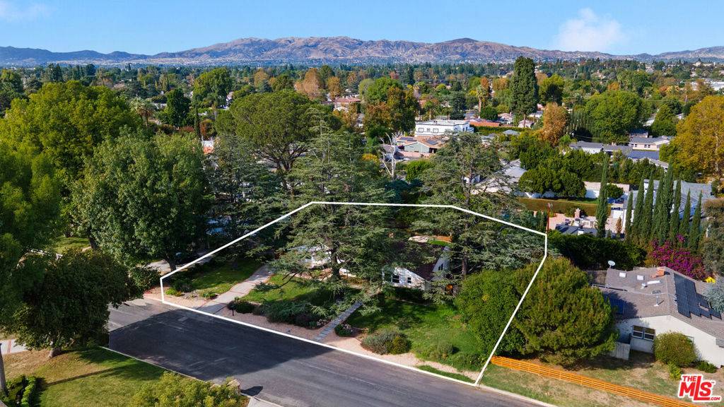 Sherwood Forest, CA 91325,17055 Gresham ST