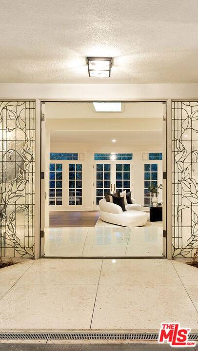 Beverly Hills, CA 90210,1163 Angelo DR