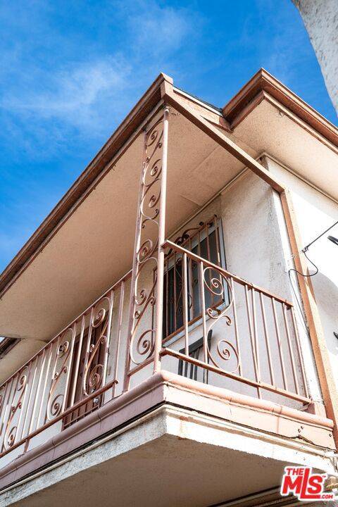 Los Angeles, CA 90043,4214 W Slauson AVE