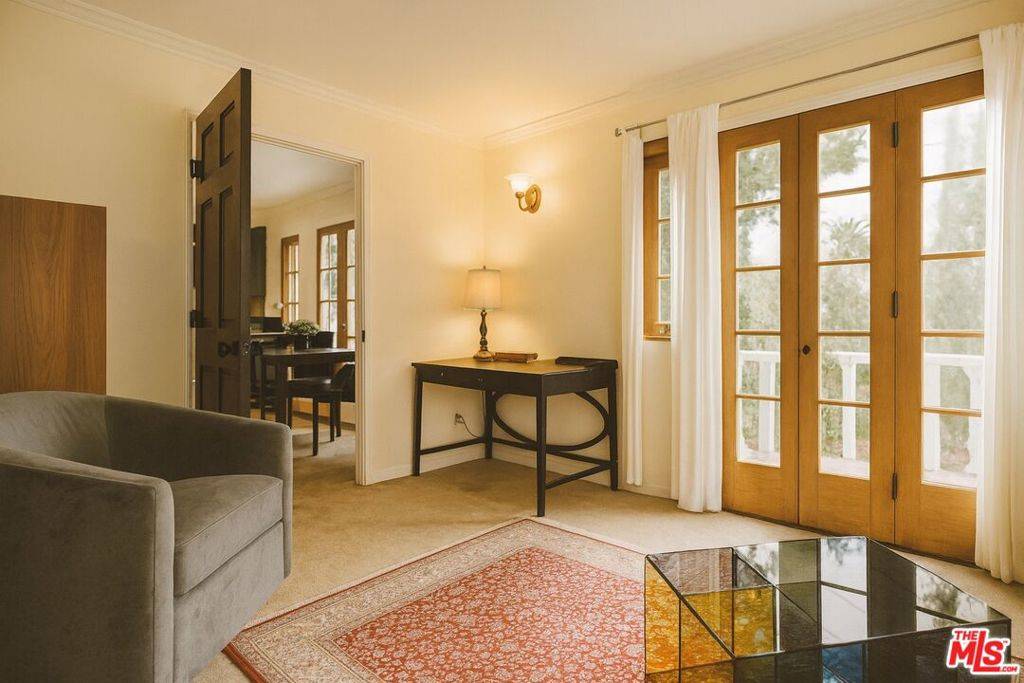 Los Angeles, CA 90069,8296 Presson PL