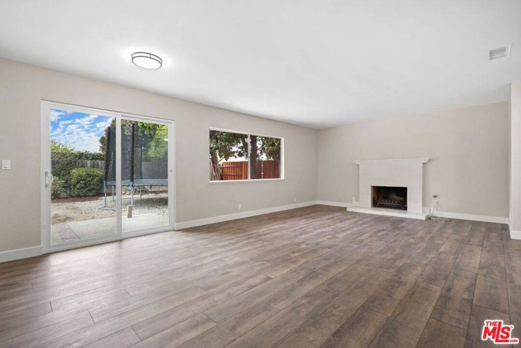 Thousand Oaks, CA 91362,2749 Amber Wood PL