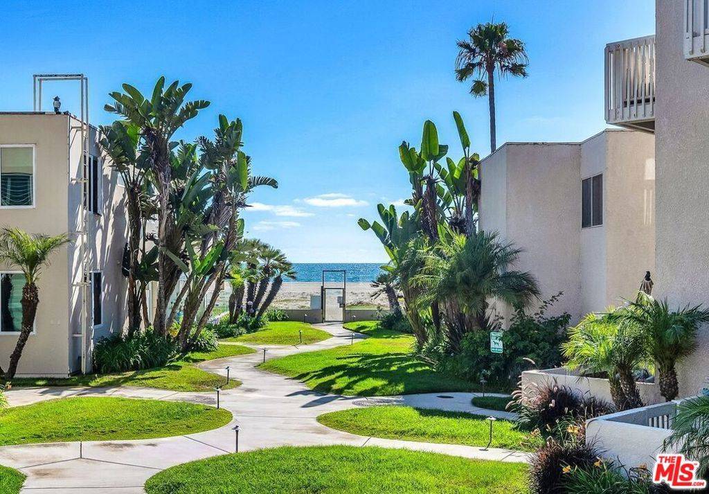 Playa Del Rey, CA 90293,7301 Vista Del Mar #A104