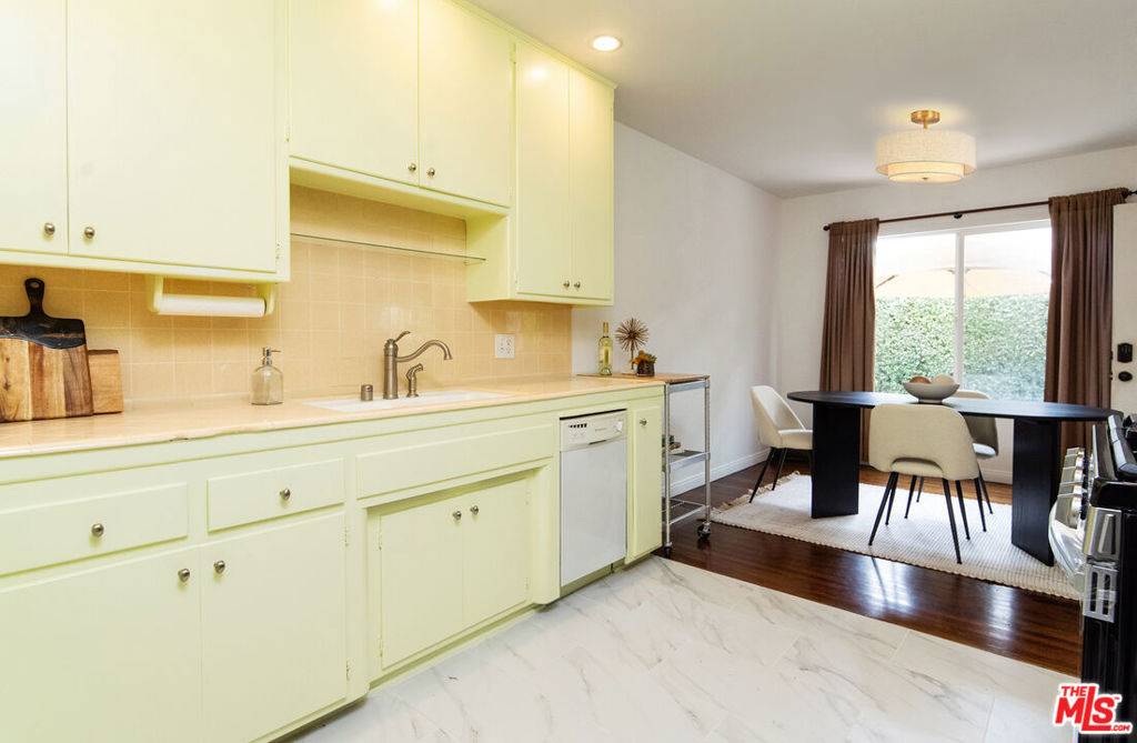 Long Beach, CA 90802,326 Hermosa AVE #7