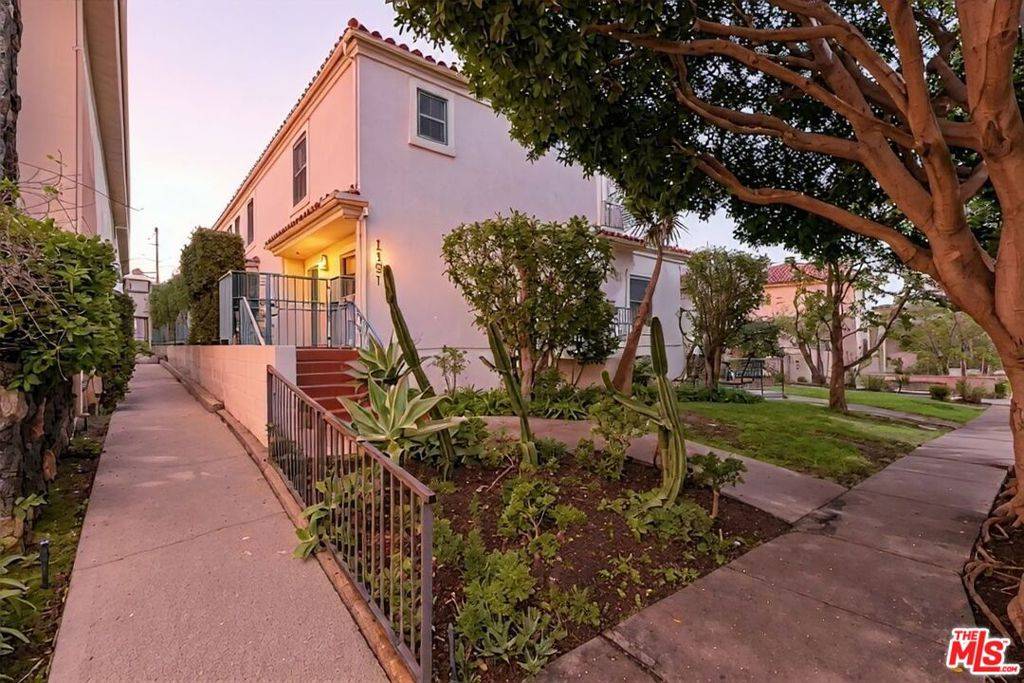 Santa Monica, CA 90403,1121 Princeton ST #5