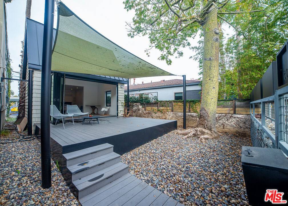 Los Angeles, CA 90291,205 Venice Way