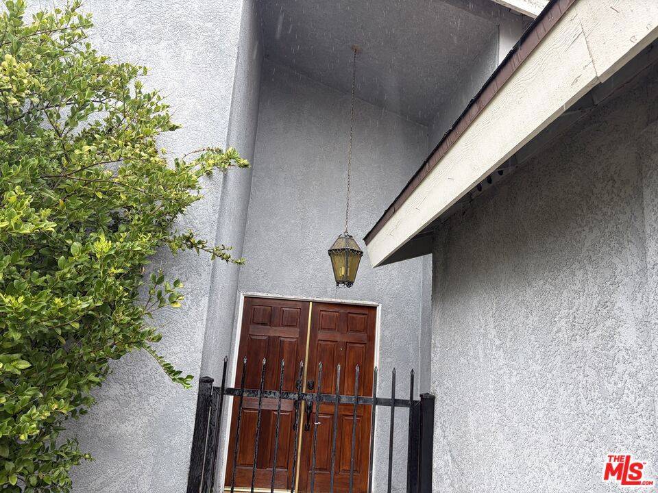 Chatsworth, CA 91311,20477 Mayall ST