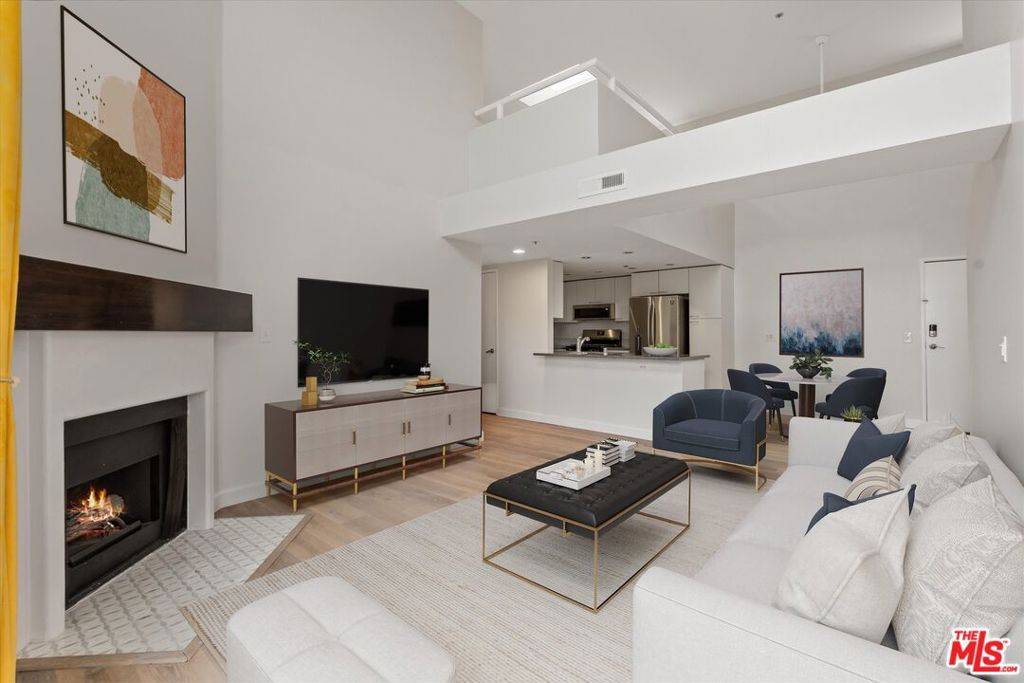 Los Angeles, CA 90066,12773 Caswell AVE #303