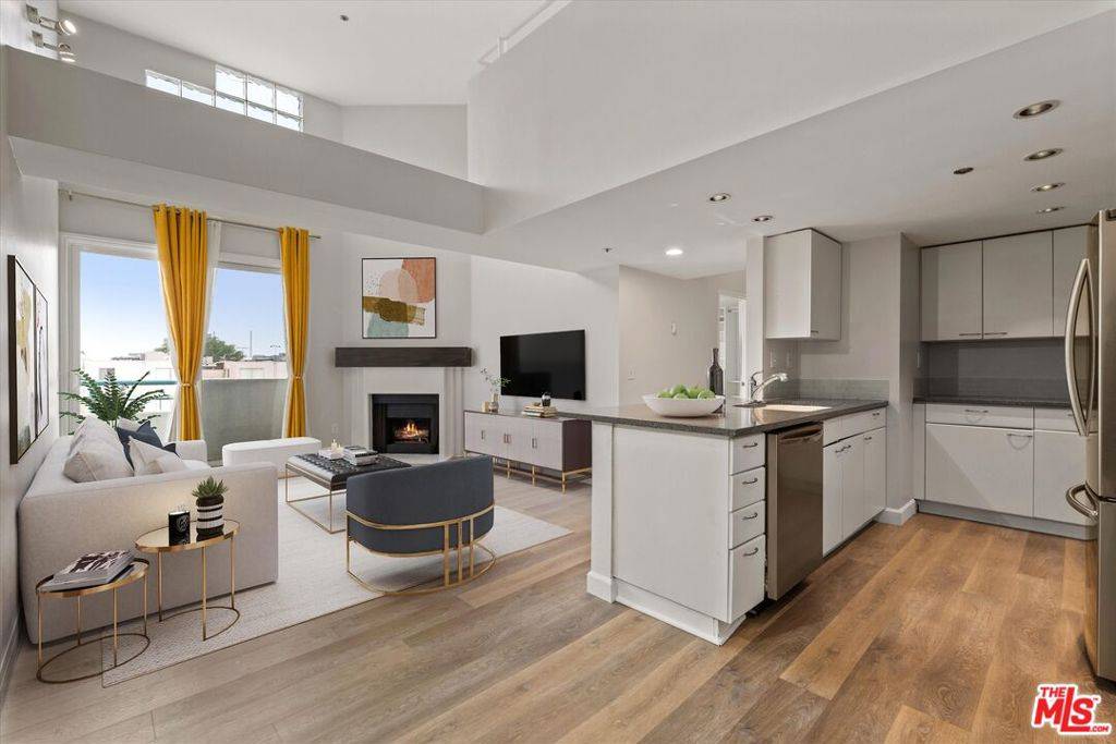 Los Angeles, CA 90066,12773 Caswell AVE #303