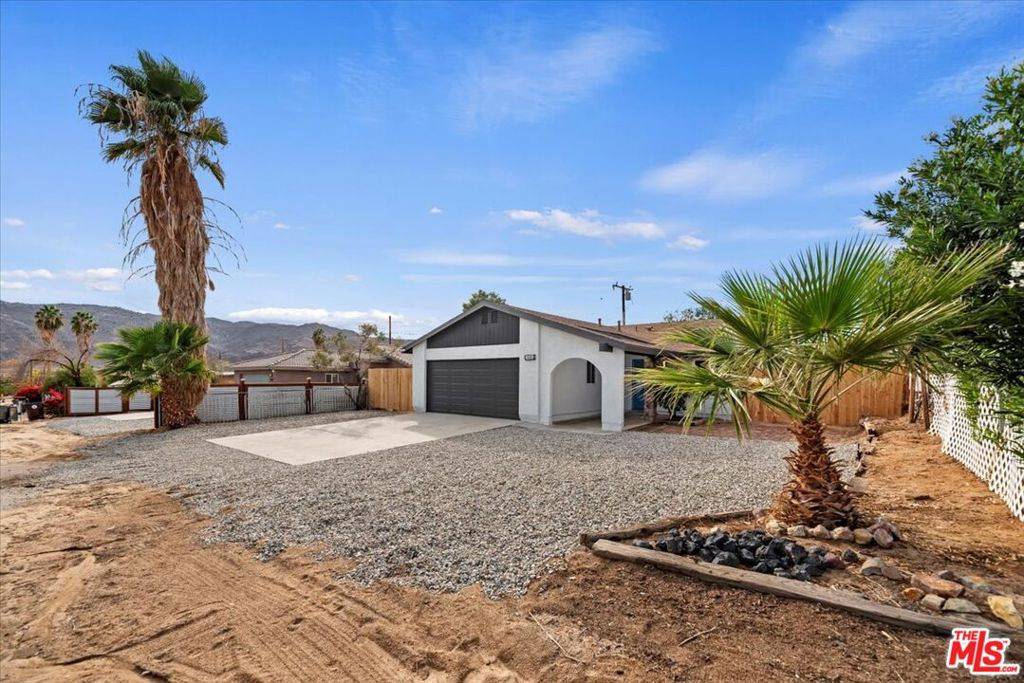 Twentynine Palms, CA 92277,6042 Cahuilla AVE
