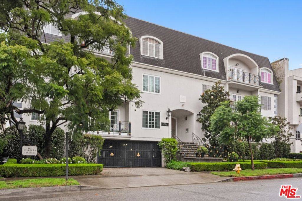 Los Angeles, CA 90049,11745 Montana AVE #104