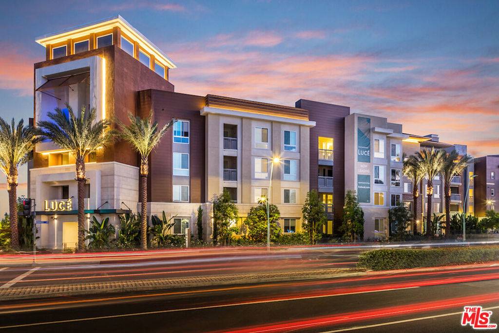 Huntington Beach, CA 92647,7290 Edinger AVE #4027