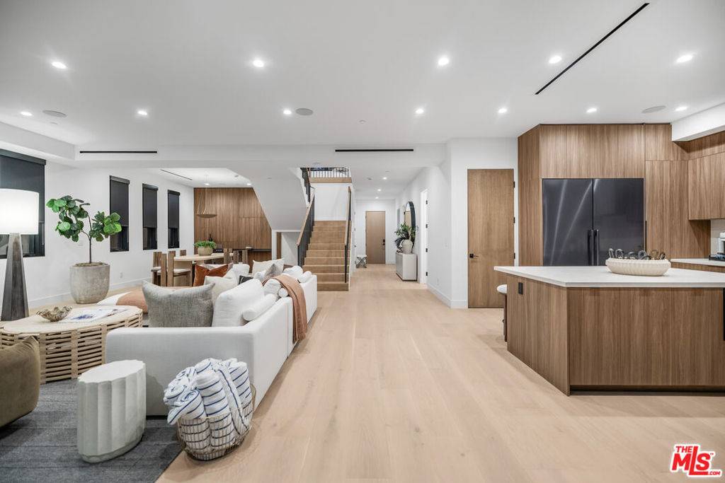 Studio City, CA 91604,4256 Camellia AVE