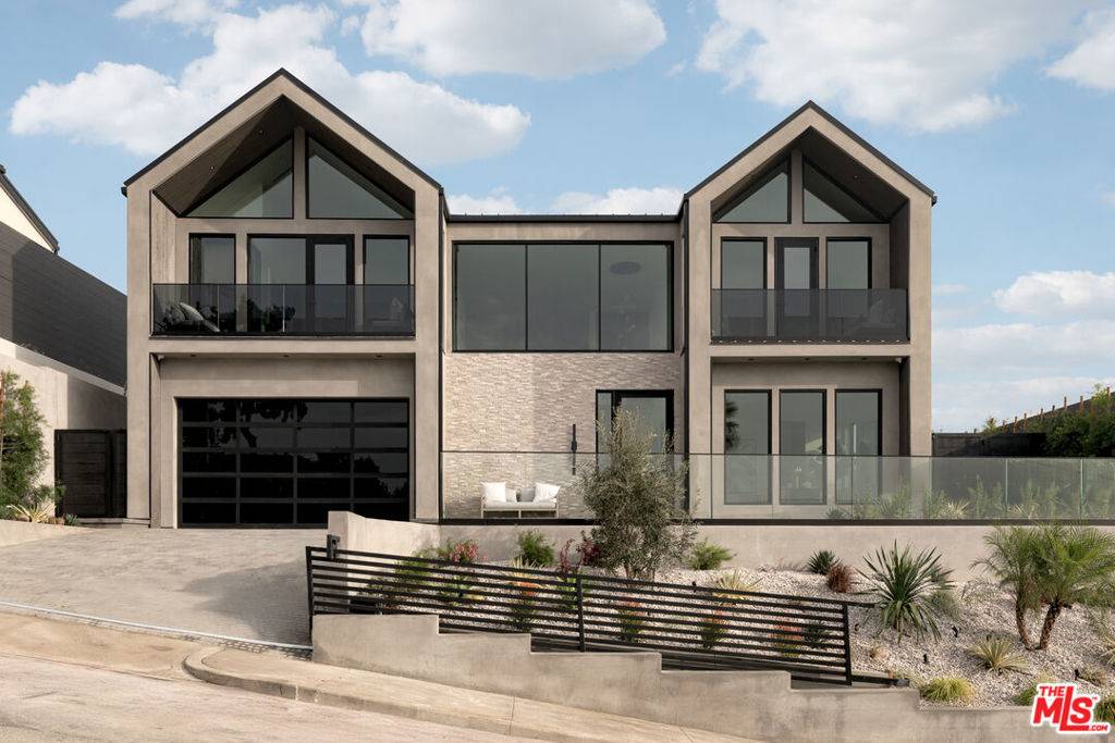 Los Angeles, CA 90064,9919 Girla WAY