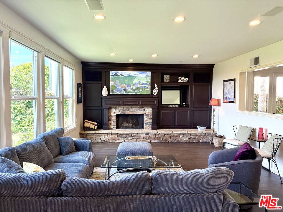 Newport Coast, CA 92657,5 Marisol