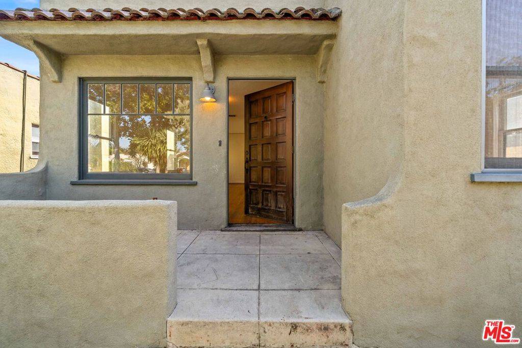 Los Angeles, CA 90039,3000 Finch ST