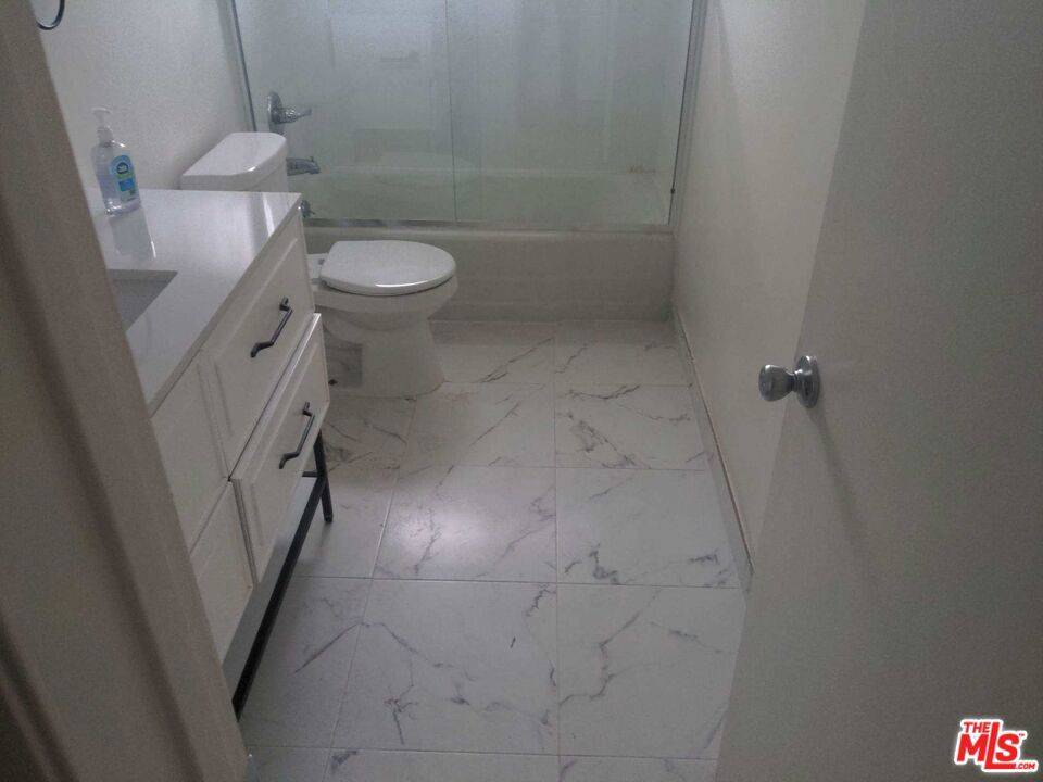 West Hollywood, CA 90046,7540 W HAMPTON AVE #301