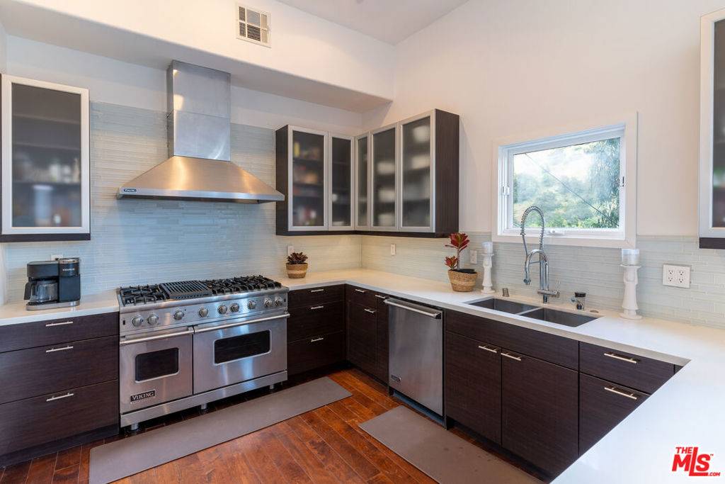 Beverly Hills, CA 90210,1857 N Beverly DR