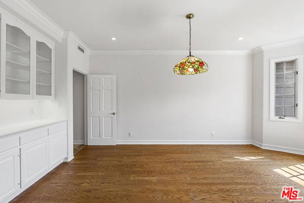 Tarzana, CA 91356,18339 Linnet ST