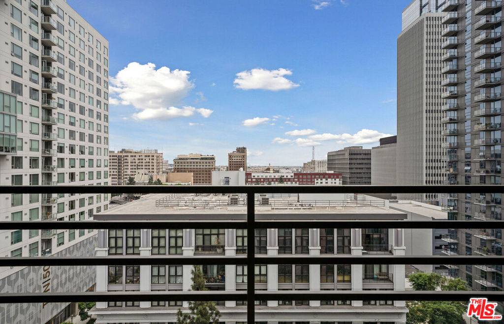 Los Angeles, CA 90015,1111 S Grand AVE #1111