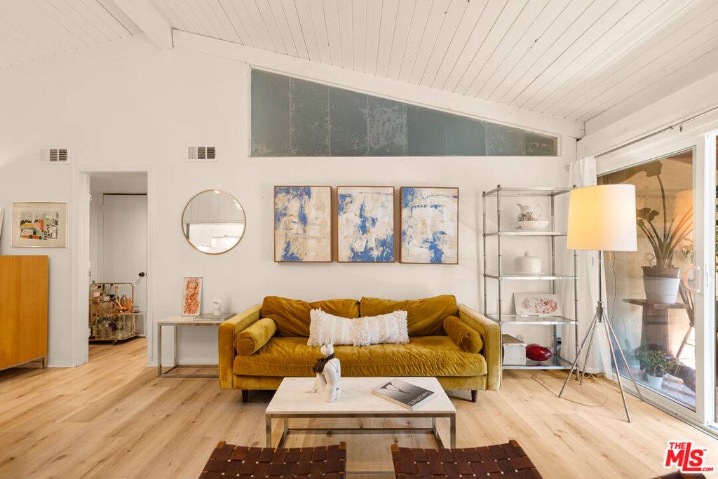 Culver City, CA 90230,6425 Green Valley CIR #302