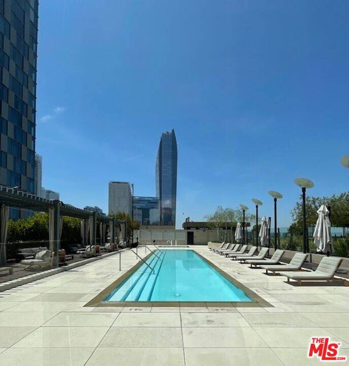 Los Angeles, CA 90017,889 Francisco ST #2406