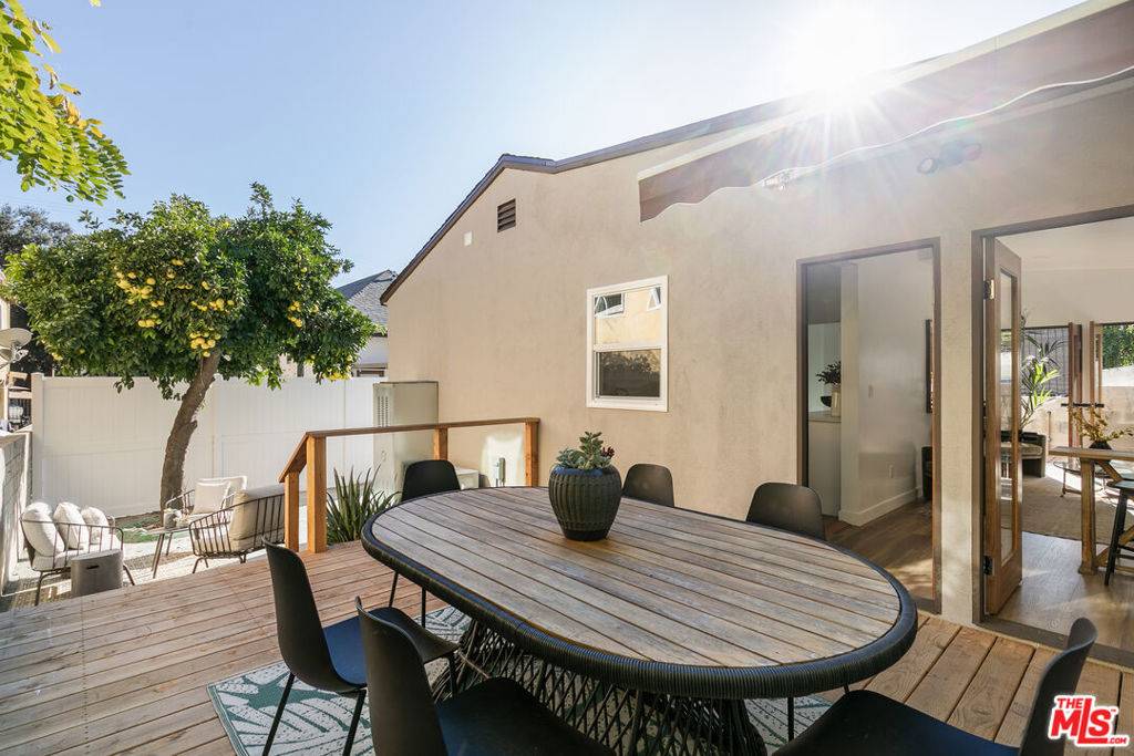 Los Angeles, CA 90065,305 W Avenue 38