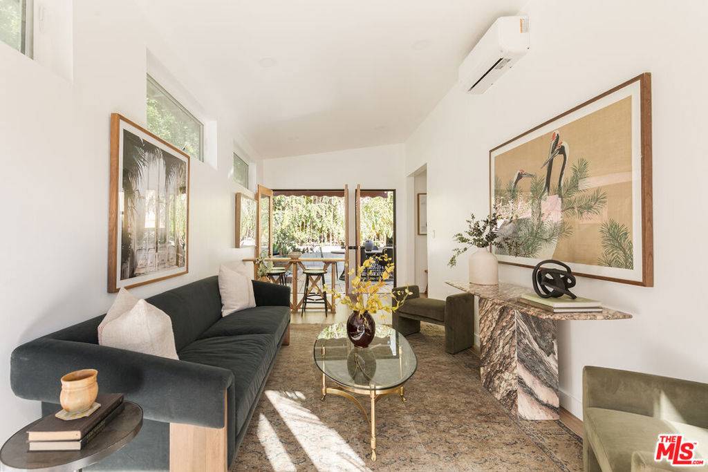 Los Angeles, CA 90065,305 W Avenue 38