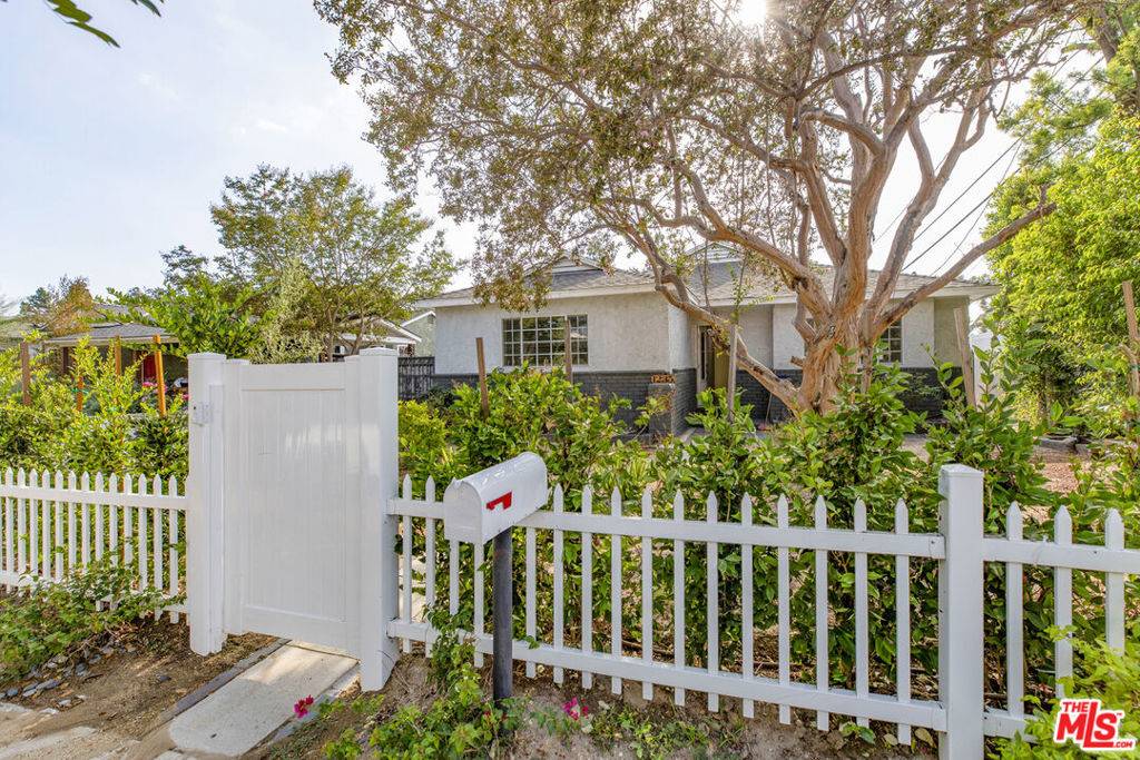 Burbank, CA 91505,1235 N Catalina ST