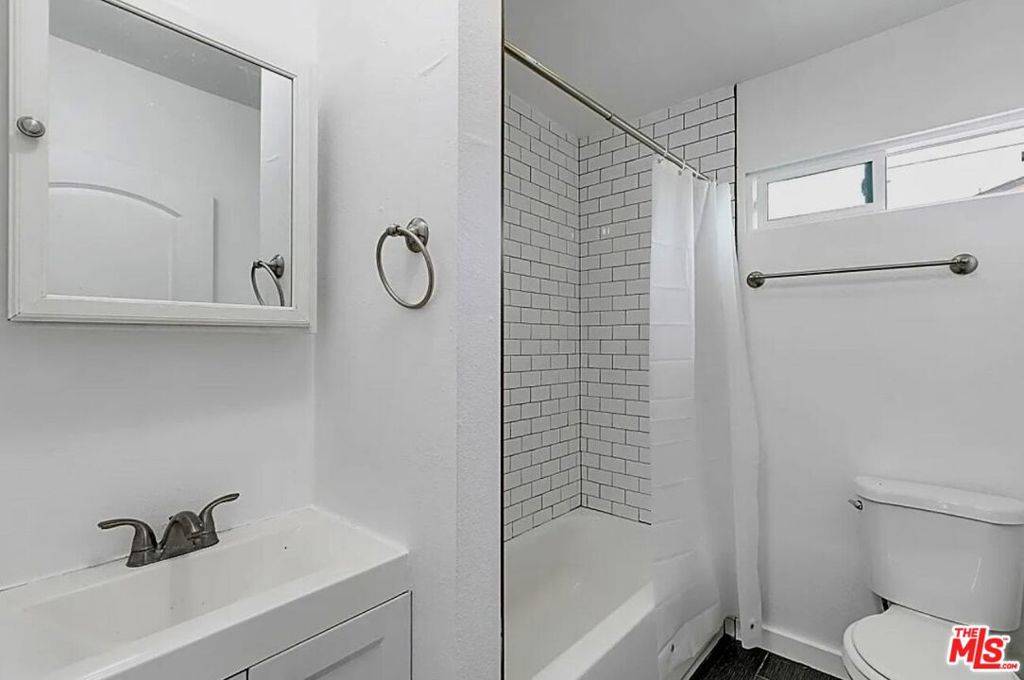 Los Angeles, CA 90011,1148 E 48th ST