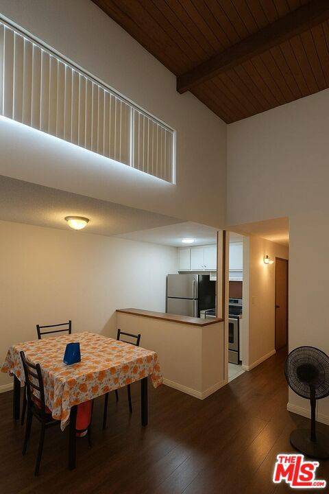 Canoga Park, CA 91304,8601 International AVE #210