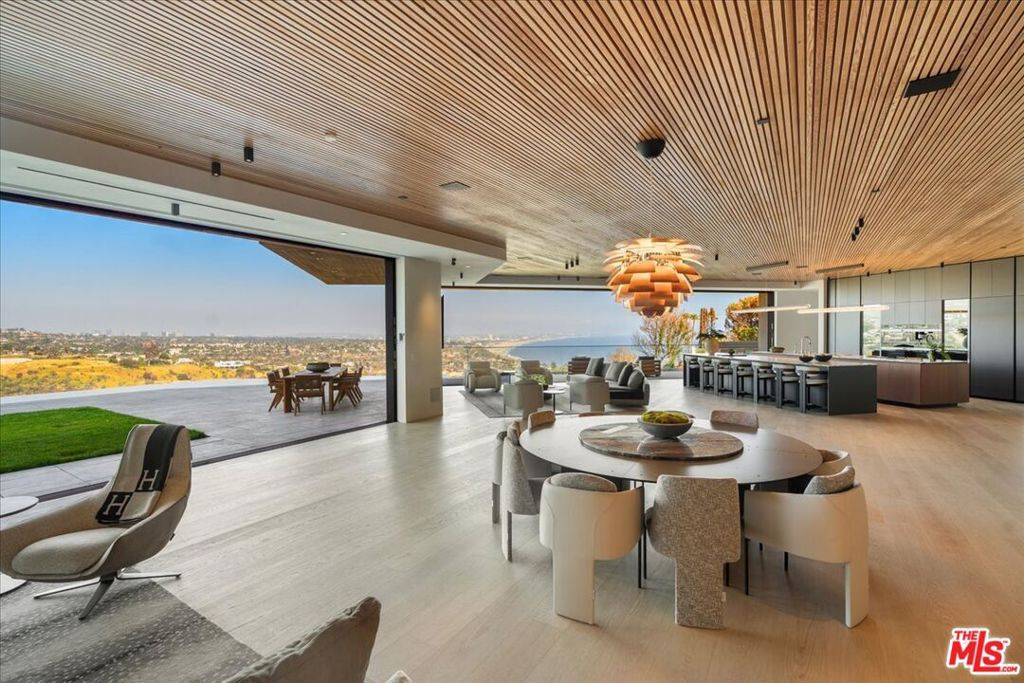 Pacific Palisades, CA 90272,766 Paseo Miramar