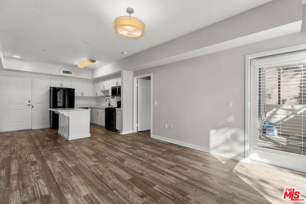 Playa Vista, CA 90094,12655 Bluff Creek DR #102