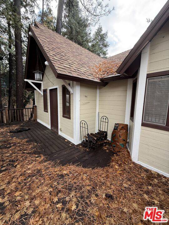 Lake Arrowhead, CA 92352,886 Sandalwood DR