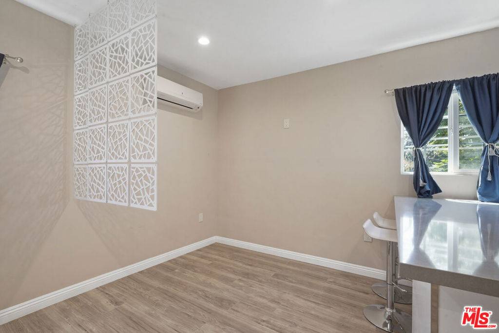 Canoga Park, CA 91303,22012 Covello